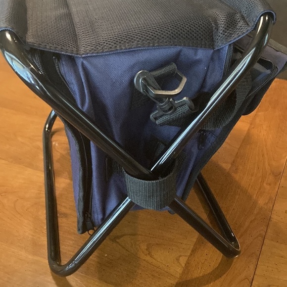 NWOT Cooler Seat - holds up to 220 lb. - Picture 13 of 16